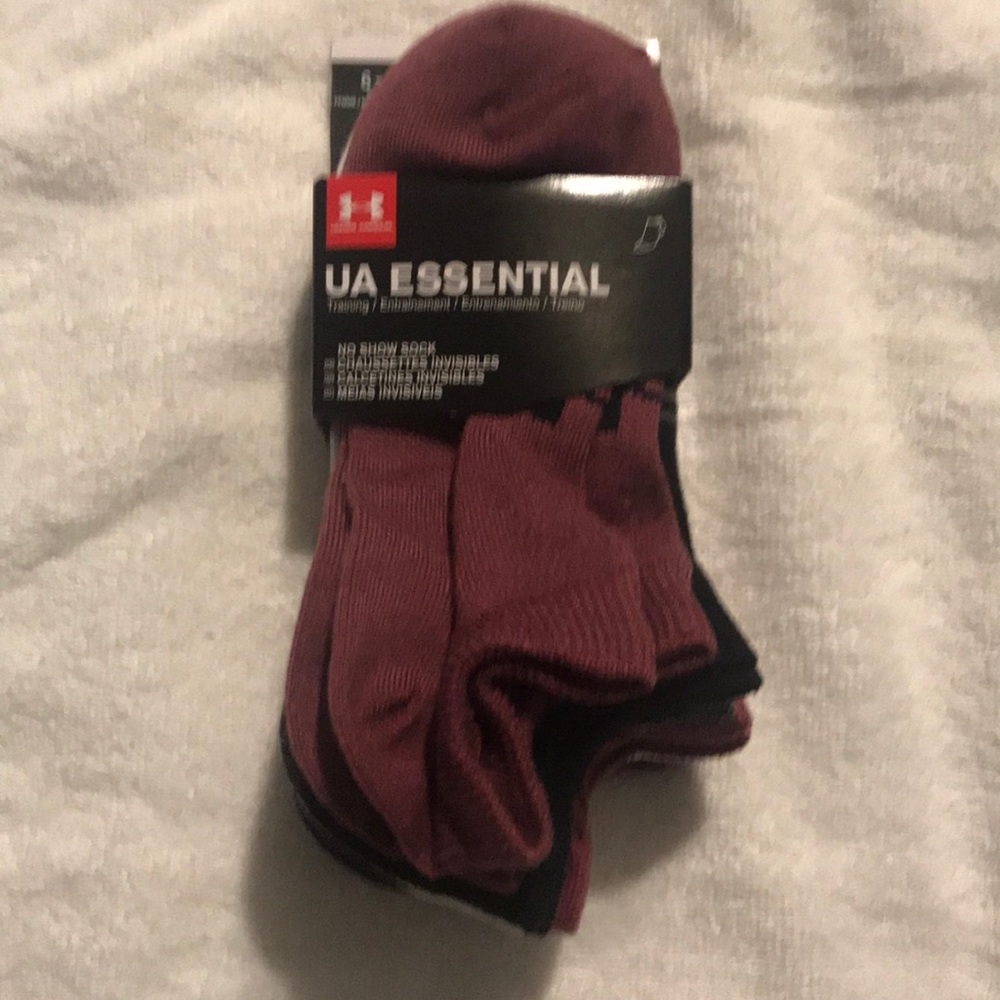 Pack of 6 Under Armour no show socks